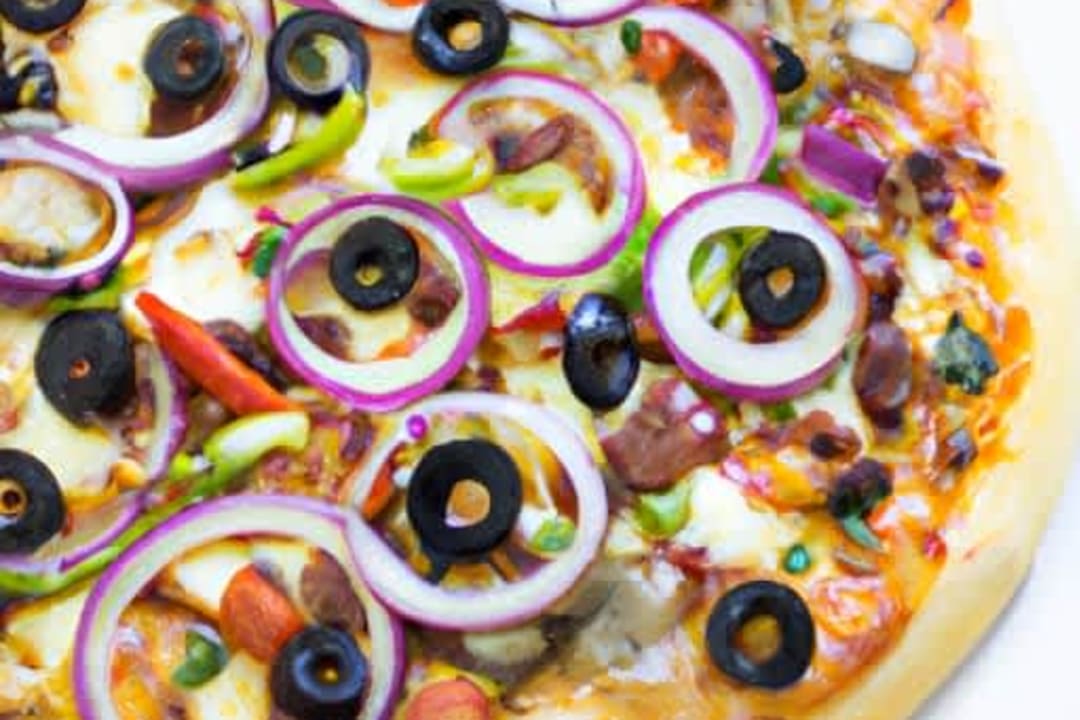 Mozzarella Vegetable Pizza